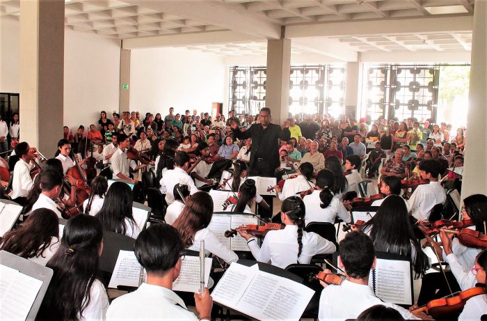 Una fiesta cultural , con la participación del Sistema Nacional de Orquestas y Coros Juveniles de Carabobo, vivieron los asistentes en la conmemoración de la Biblioteca Manuel Feo La Cruz Foto: Prensa Gobernación de Carabobo
