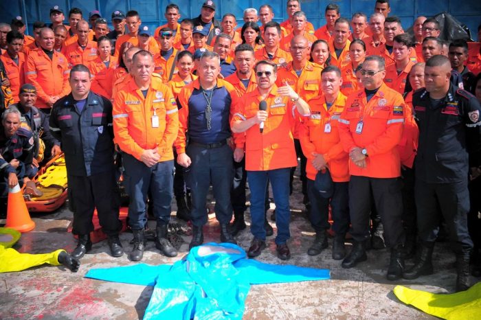 El gobernador de Carabobo, Rafael Lacava, felicitó a los hombres y mujeres que integran ProtecciónCivil al cumplir 18 años de fundada Foto: Prensa Gobernación de Carabobo